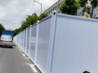 建筑工地用PVC圍擋有哪些優勢和特點？