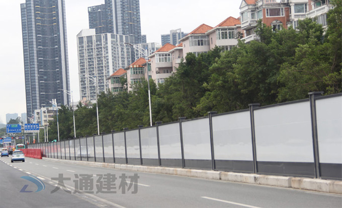 圍擋有什么用呢?圍擋使用的時候需要注意什么