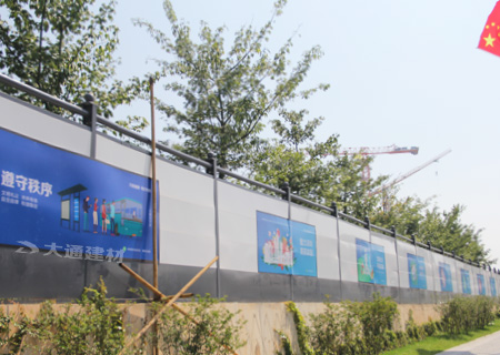 裝配式鋼結(jié)構(gòu)圍擋C類(lèi)烤漆款-深圳工程施工圍擋護(hù)欄案例